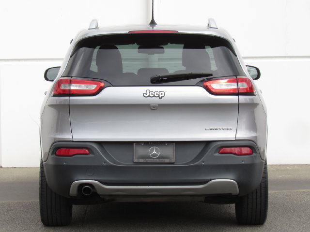Used 2018 Jeep Cherokee Limited FWD image 7