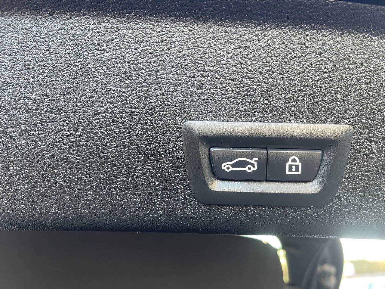 Used 2017 BMW X4 M40i image 8