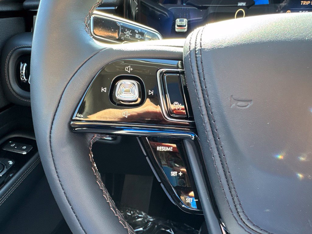 New 2027 Lincoln Aviator AWD image 29