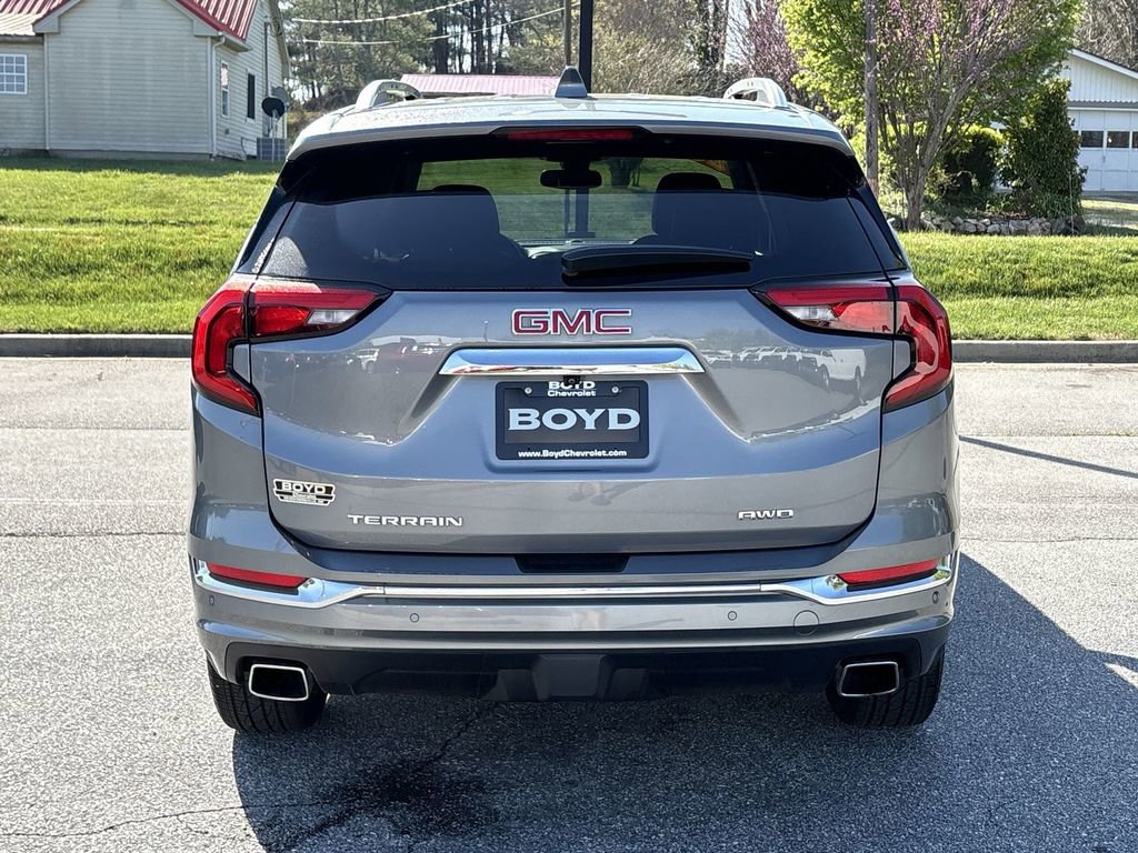 Used 2020 GMC Terrain Denali w/ Denali Premium Package AWD/4WD image 9