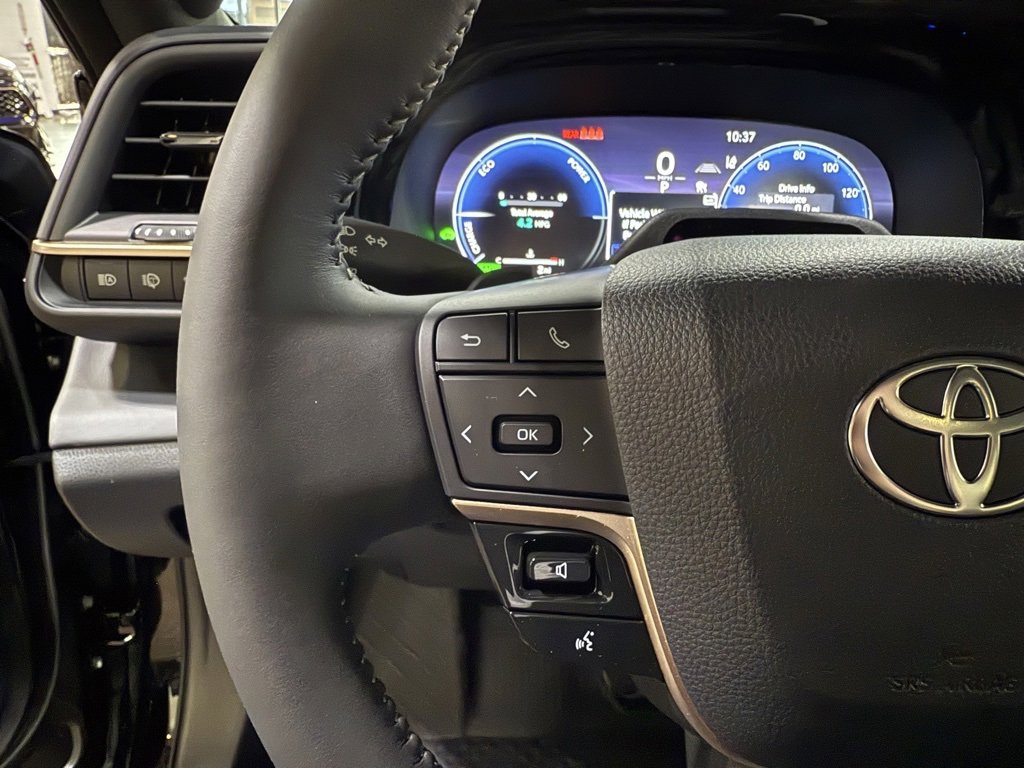 New 2025 Toyota Crown Signia image 27