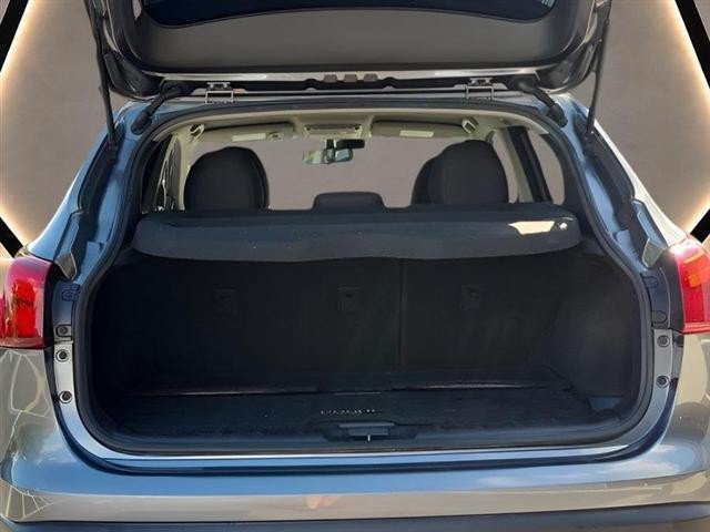 Used 2019 Nissan Rogue Sport SV w/ Technology Package FWD image 7