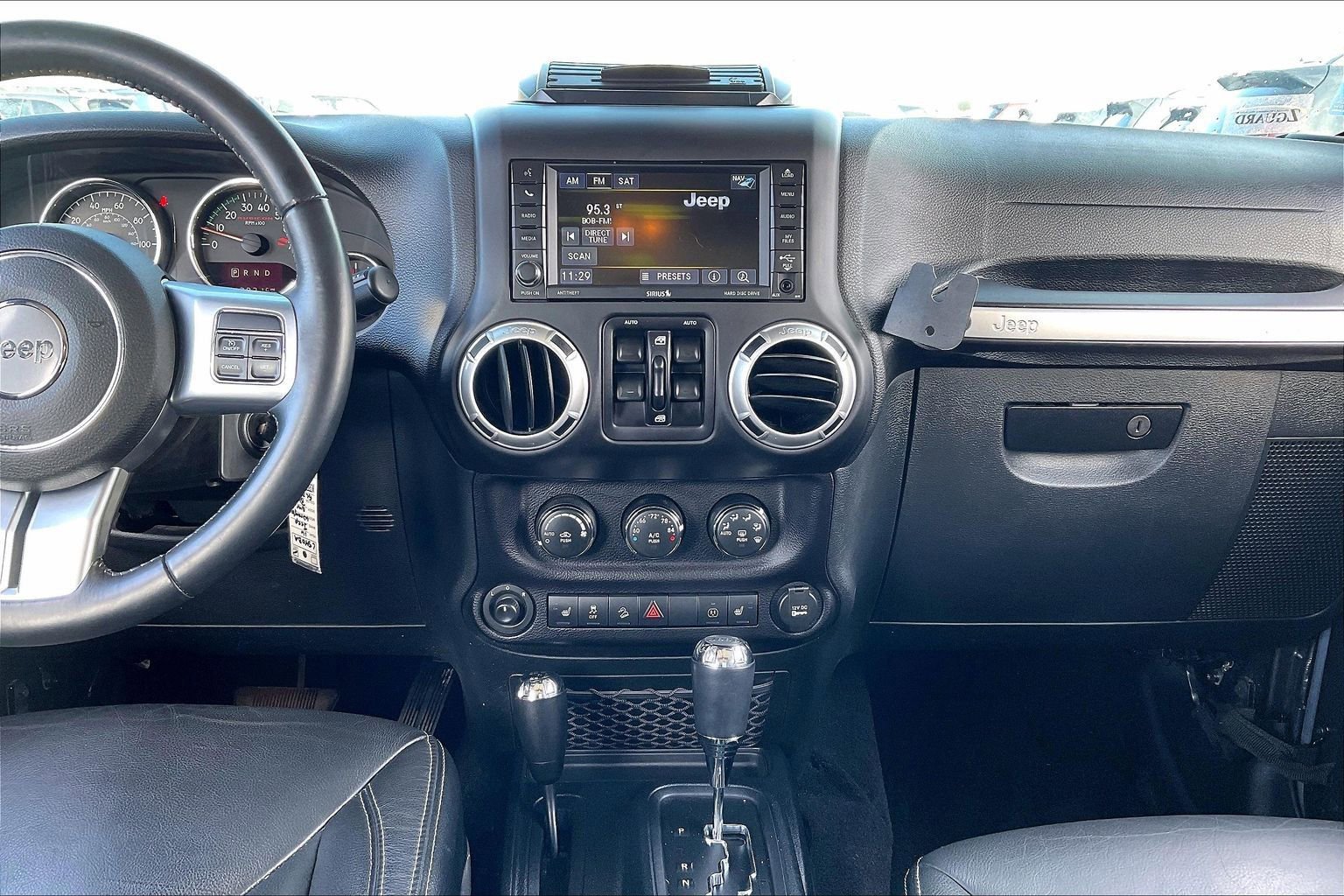 Used 2016 Jeep Wrangler Unlimited Rubicon image 22