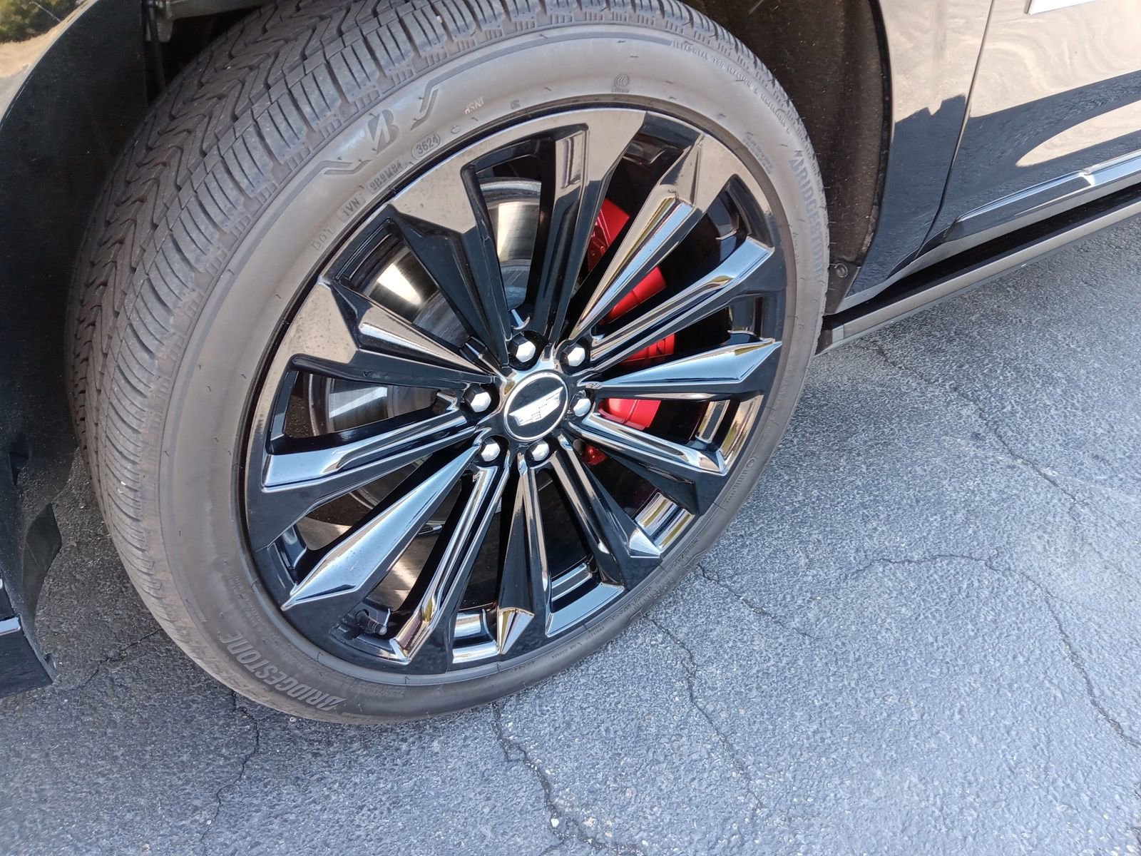 Used 2025 Cadillac Escalade V image 6