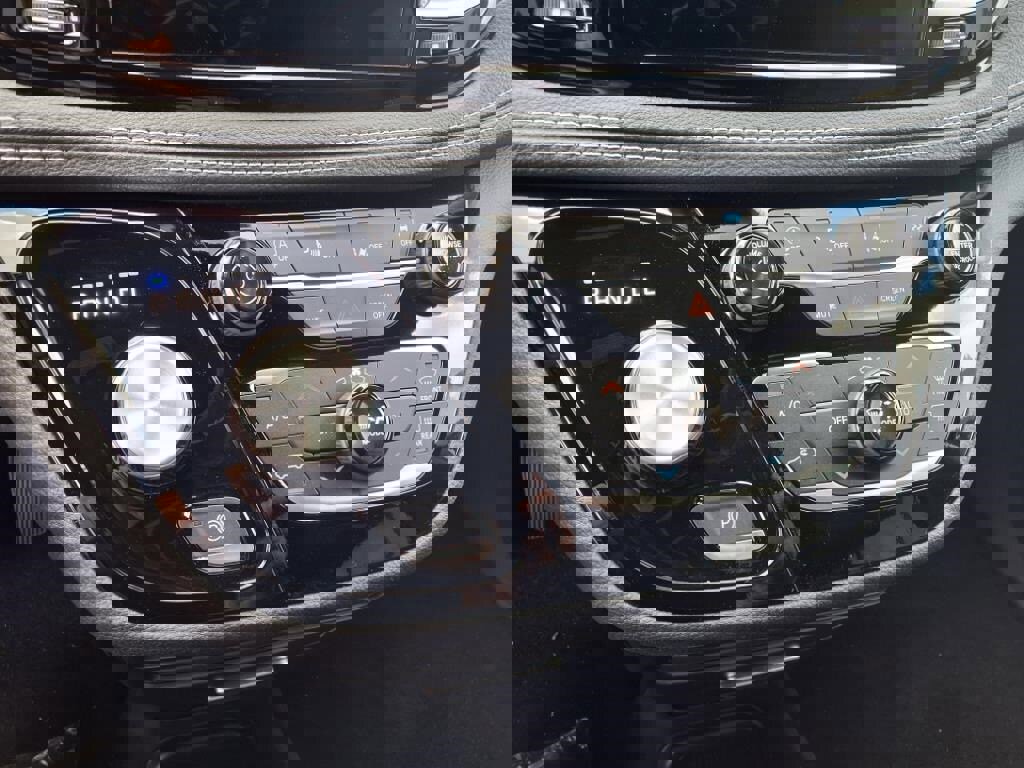 New 2026 Chrysler Pacifica Select image 12