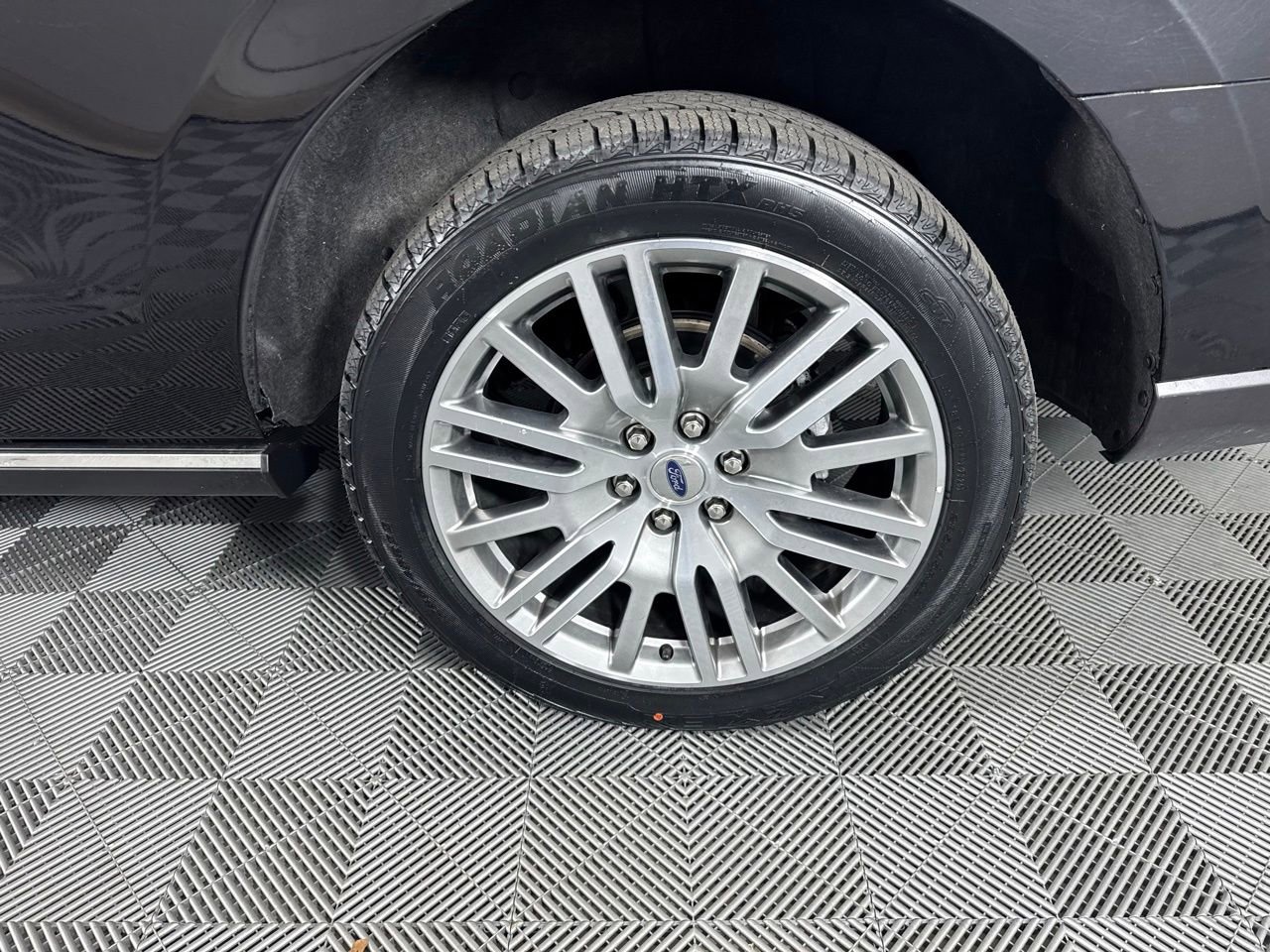 Used 2024 Ford Expedition Limited image 36