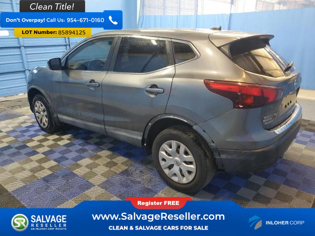 Used 2018 Nissan Rogue Sport S FWD image 3