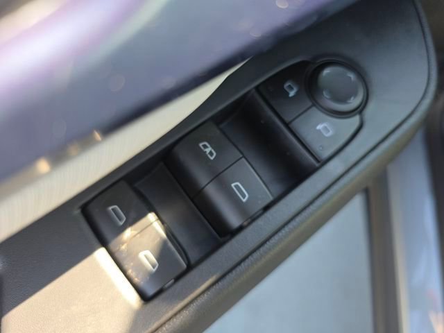 New 2026 Chevrolet Equinox EV LT image 16