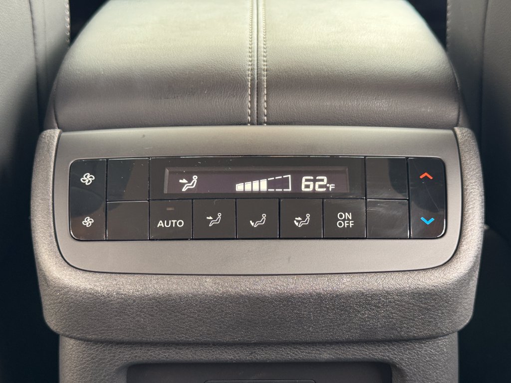 Used 2025 Nissan Pathfinder SL FWD image 26