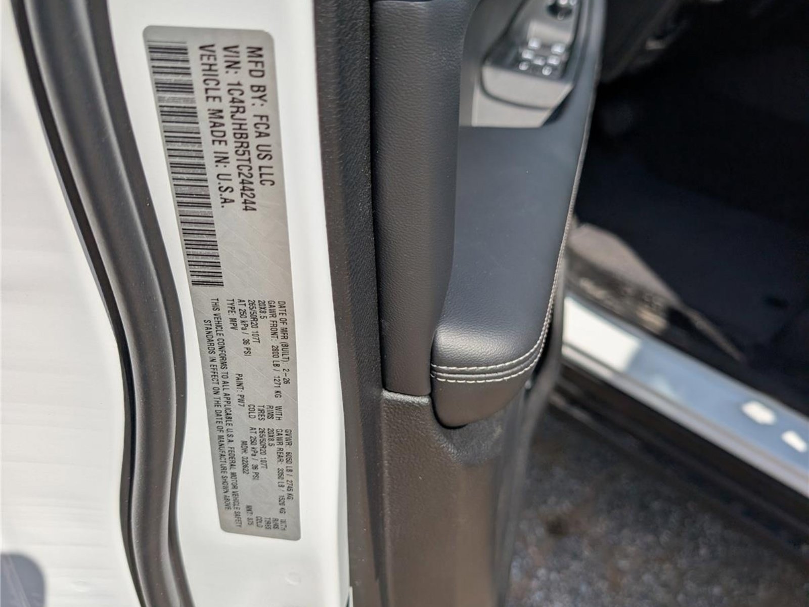 New 2026 Jeep Grand Cherokee Limited AWD/4WD image 12