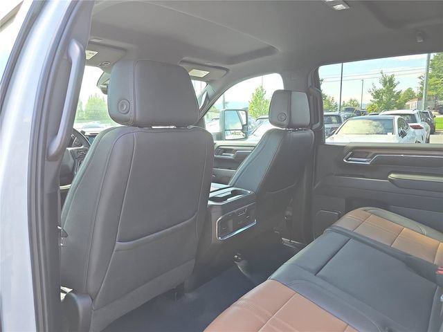 Used 2024 Chevrolet Silverado 2500 High Country w/ Technology Package AWD/4WD image 16