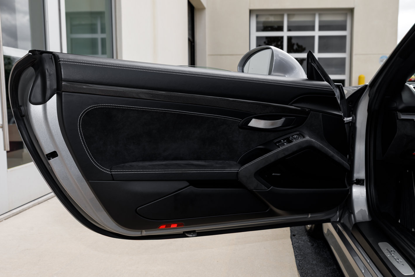 Used 2016 Porsche Boxster Spyder RWD image 25