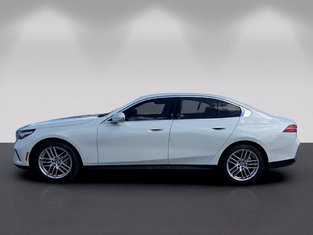 Certified 2025 BMW 530i RWD image 7