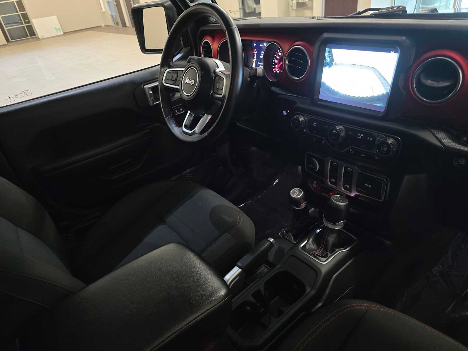 Used 2018 Jeep Wrangler Rubicon AWD/4WD image 27