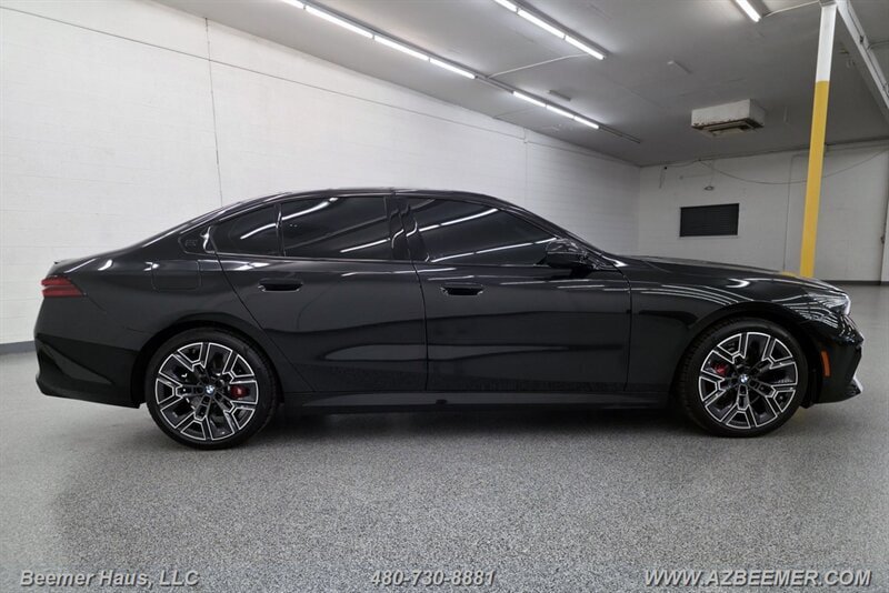 Used 2026 BMW 530i w/ M Sport Package RWD image 11