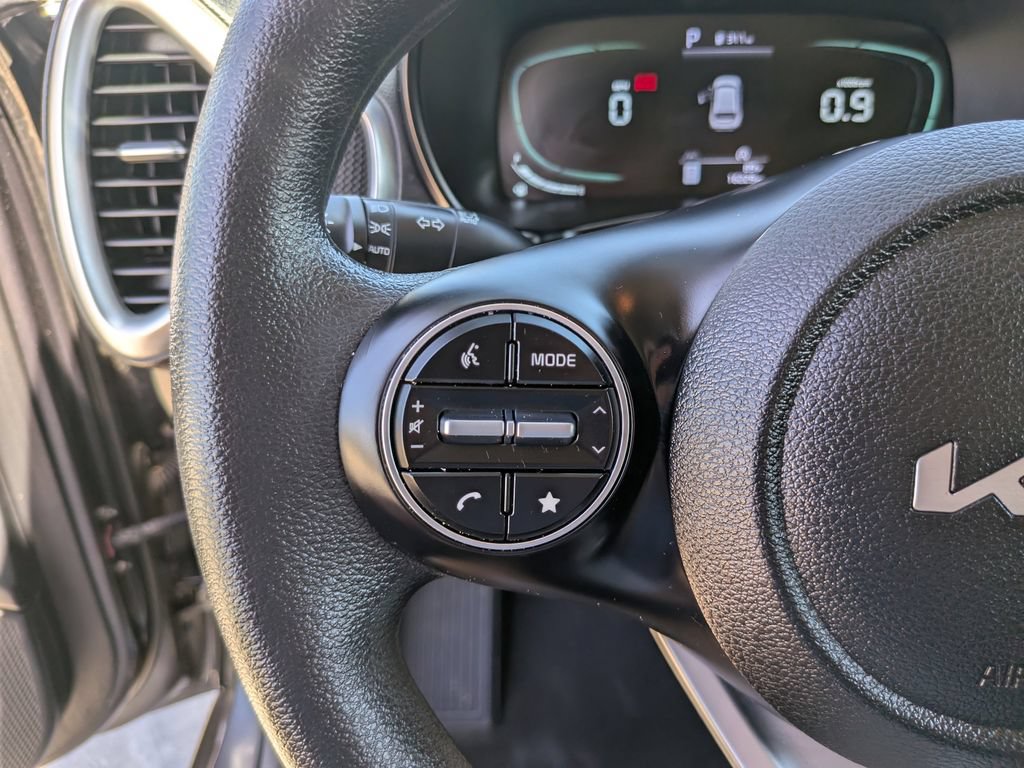 Certified 2023 Kia Soul LX w/ LX Technology Package FWD image 28