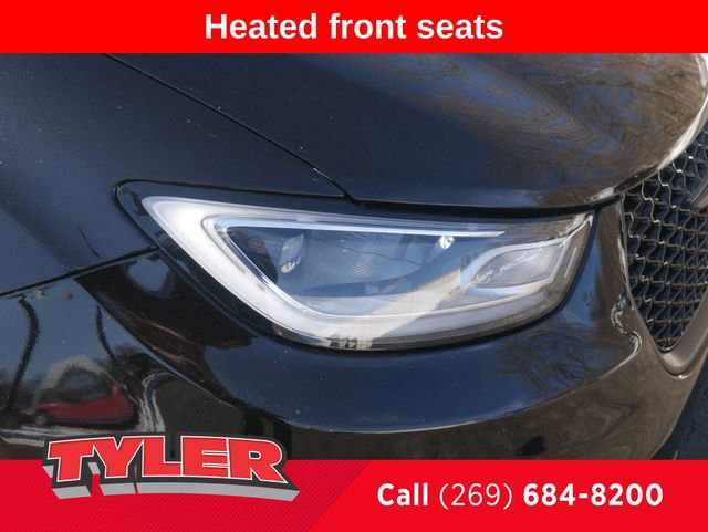 Certified 2025 Chrysler Pacifica Limited image 10