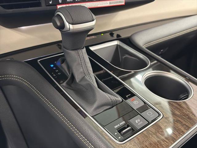 Certified 2026 Toyota Sienna Limited FWD image 32