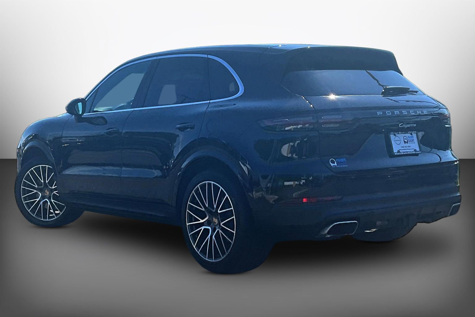 Used 2023 Porsche Cayenne Platinum Edition AWD/4WD image 11