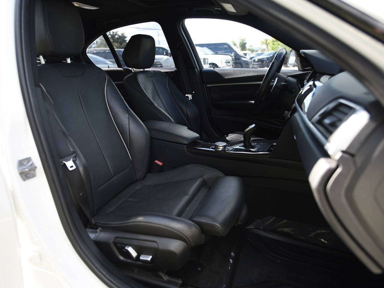Used 2017 BMW 340i Sedan RWD image 15