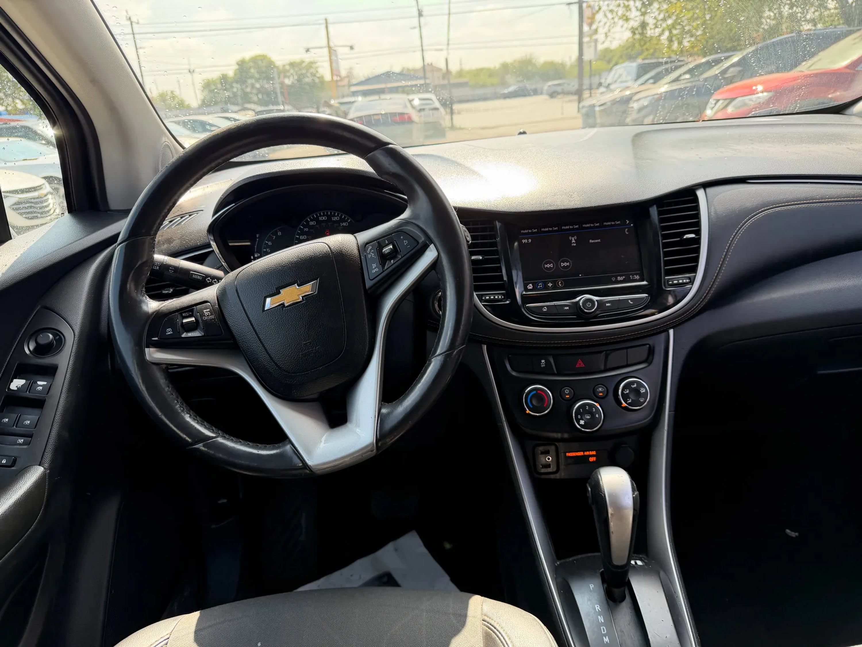 Used 2018 Chevrolet Trax LT w/ LT Convenience Package FWD image 13