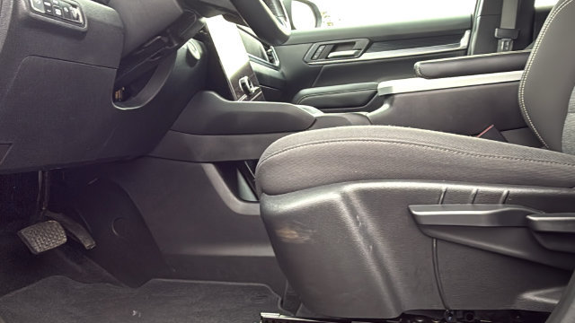 Used 2025 GMC Terrain Elevation AWD/4WD image 13