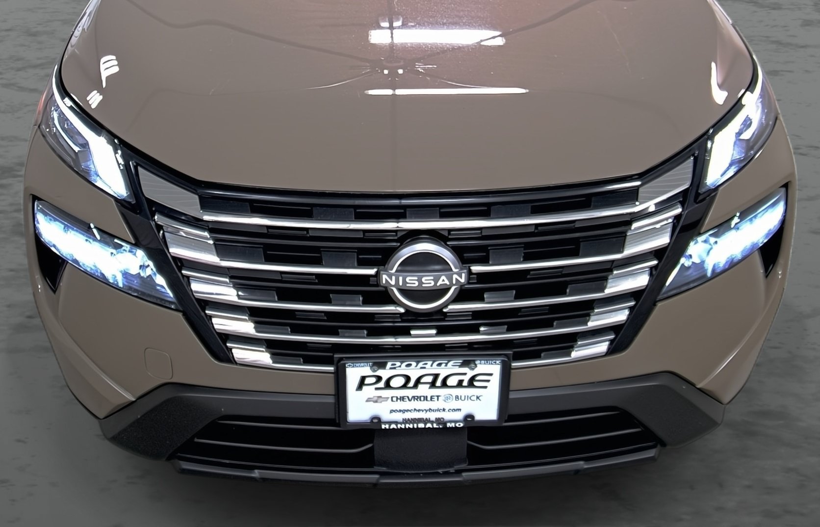 Used 2024 Nissan Rogue SV AWD/4WD image 16