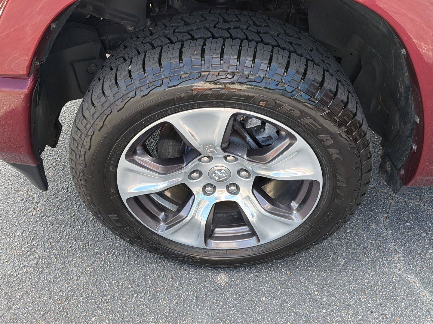 Used 2019 RAM 1500 Laramie w/ Sport Appearance Package AWD/4WD image 38