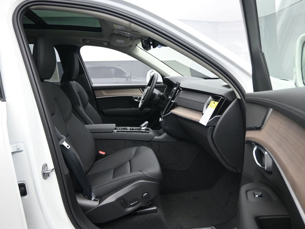 New 2026 Volvo XC90 B6 Plus w/ Protection Package image 24