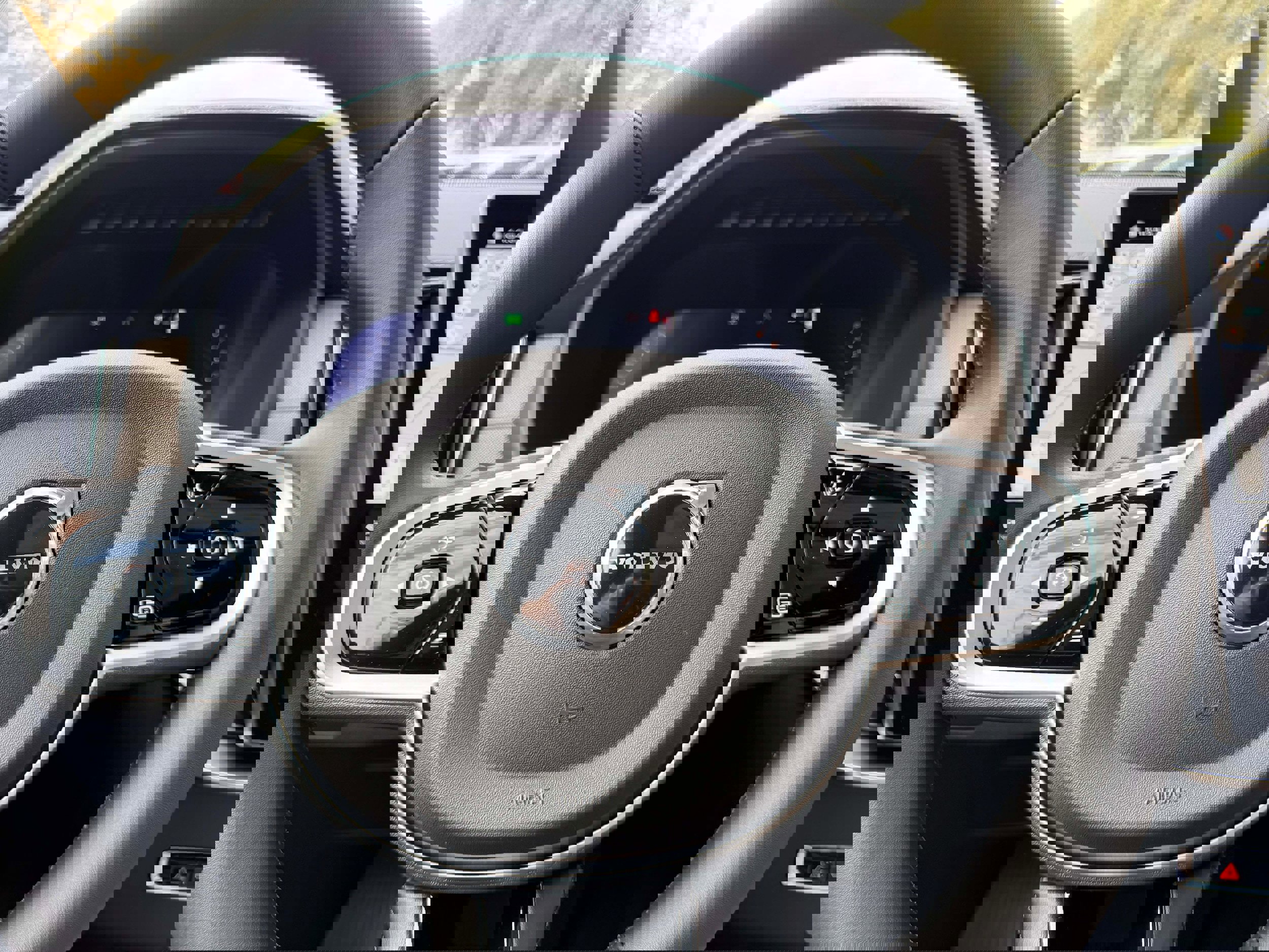 New 2026 Volvo XC90 B6 Plus w/ Protection Package Premier image 20