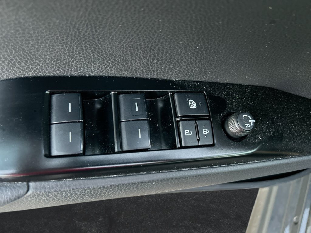 Used 2026 Toyota Camry SE FWD image 13