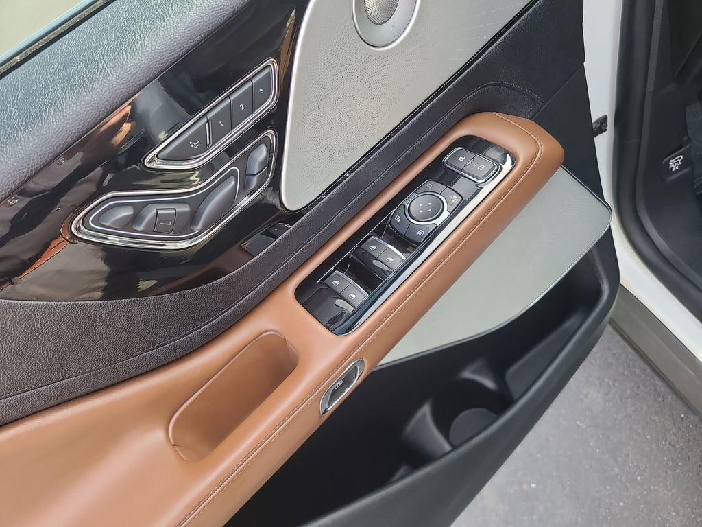 Used 2022 Lincoln Aviator Reserve w/ Equipment Group 201A AWD/4WD image 22