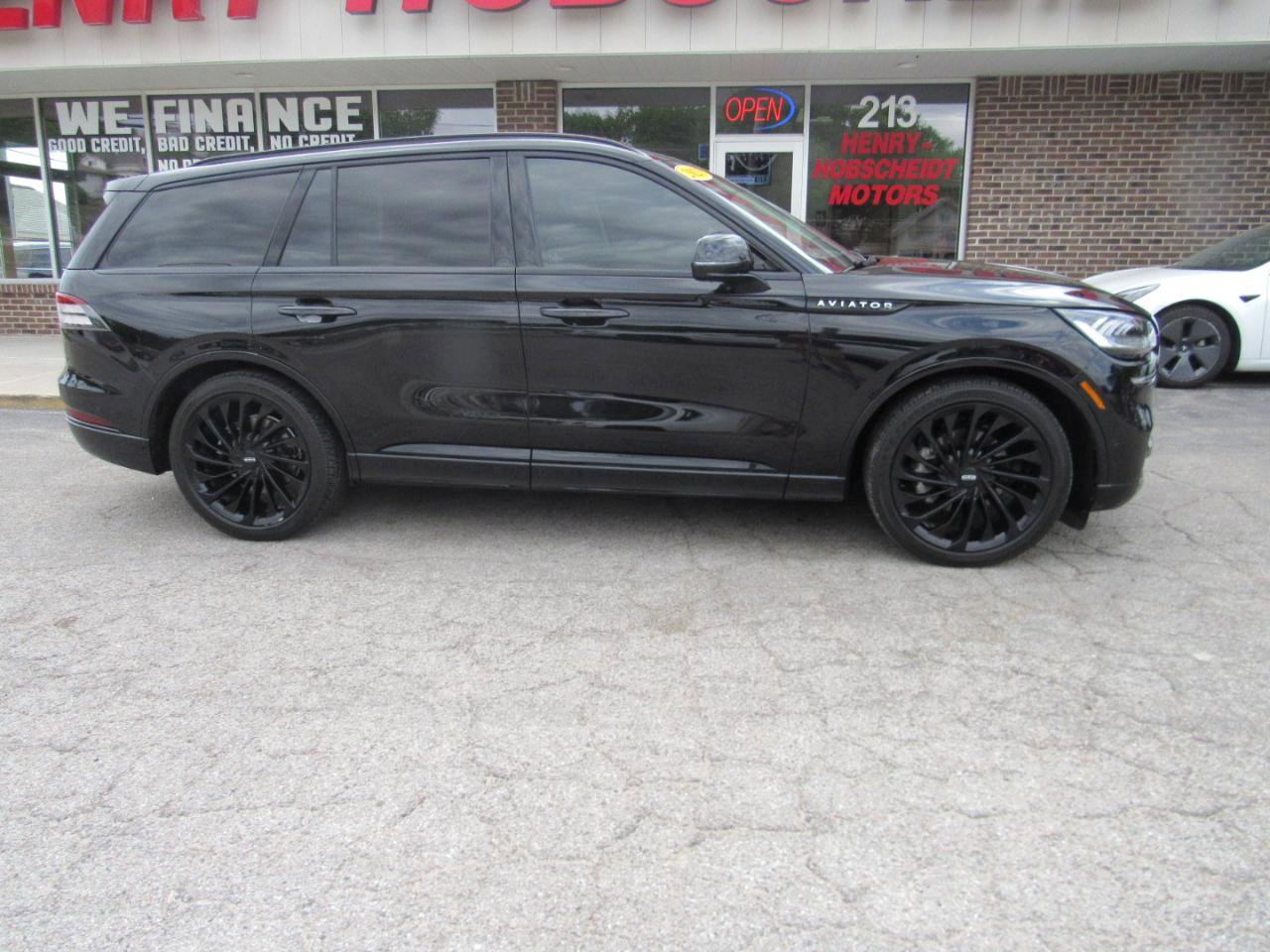 Used 2023 Lincoln Aviator Reserve w/ Equipment Group 201A AWD/4WD image 9