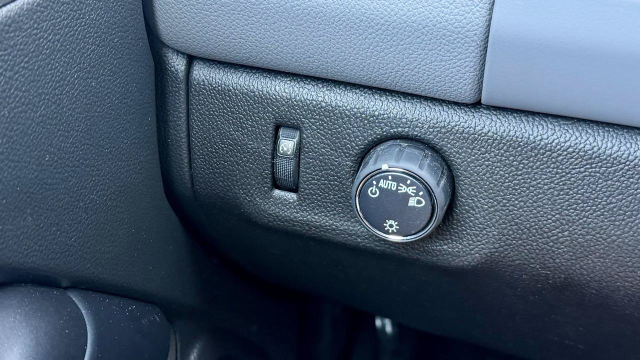 Used 2022 Chevrolet Colorado W/T w/ WT Convenience Package RWD image 25