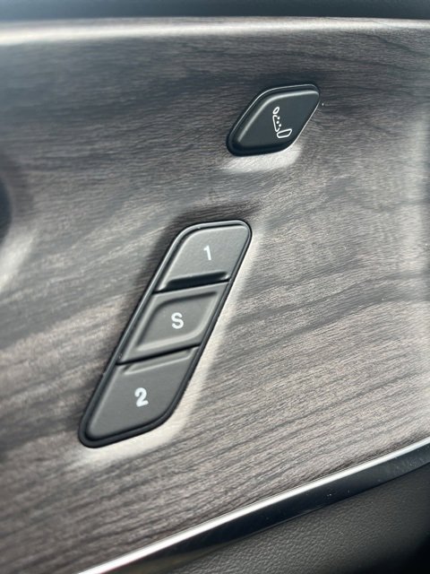 Used 2024 Jeep Grand Cherokee L Overland w/ Luxury Tech Group IV image 10