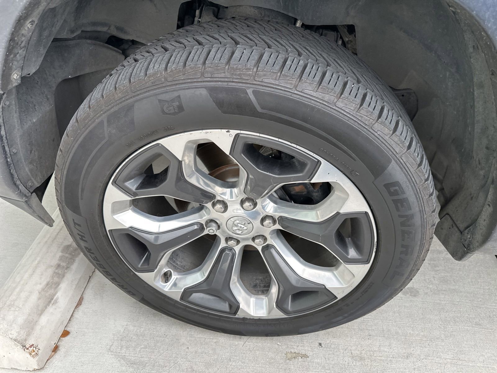 Used 2019 RAM 1500 Limited w/ Advanced Safety Group image 12