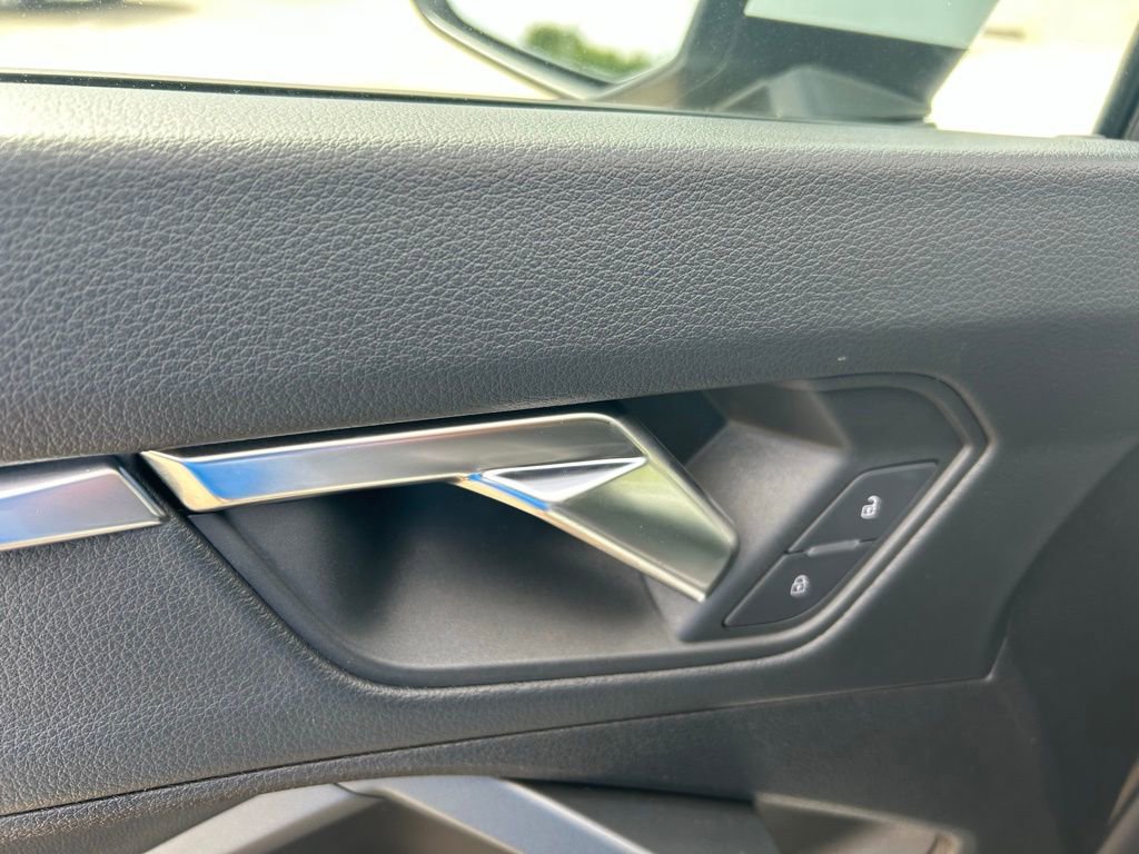 Used 2023 Audi Q3 2.0T Premium Plus w/ Premium Plus Package image 55