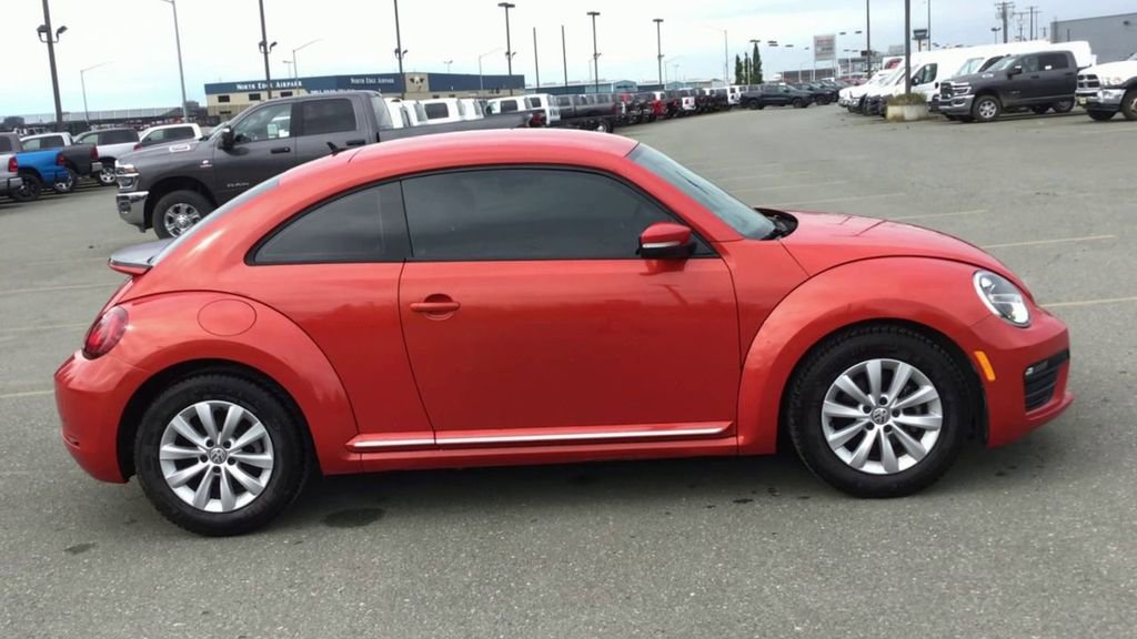 Used 2019 Volkswagen Beetle 2.0T S image 9