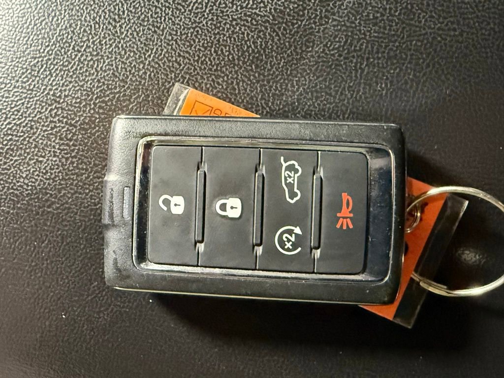 Used 2023 Jeep Grand Cherokee Limited w/ Black Appearance Package image 22