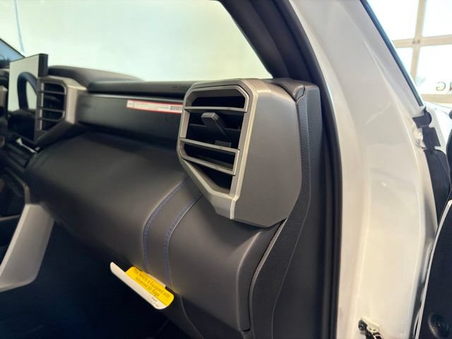 New 2026 Toyota Sequoia Platinum AWD/4WD image 32