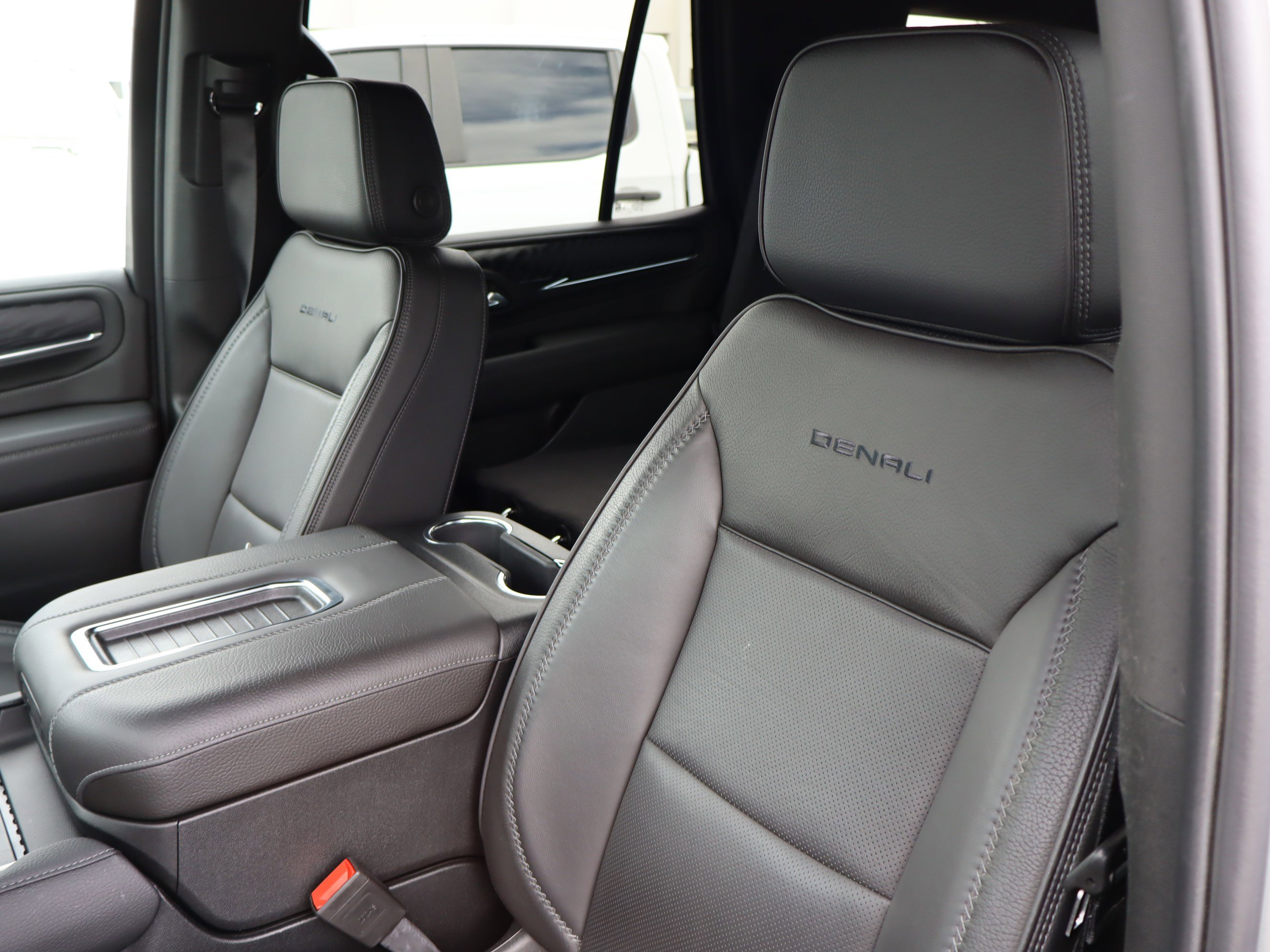 Certified 2024 GMC Yukon Denali image 20