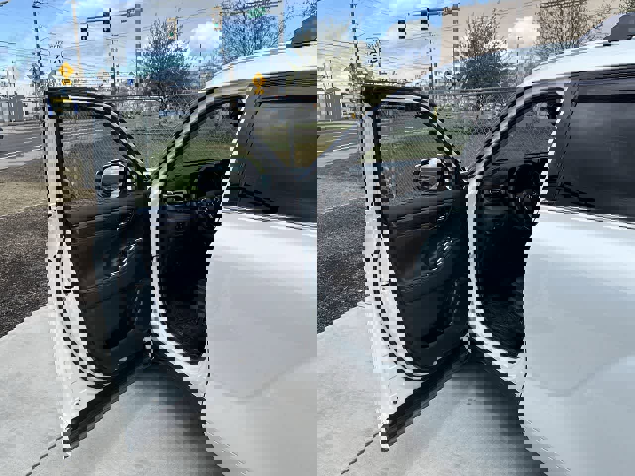 Used 2023 Toyota Highlander Platinum image 10