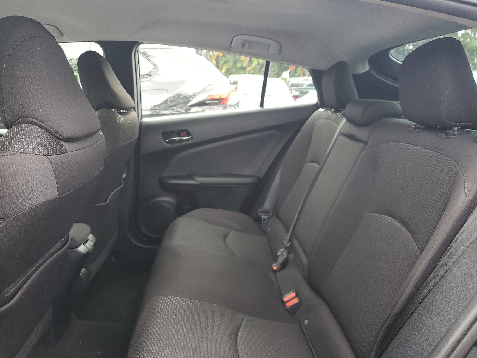 Used 2020 Toyota Prius LE image 12