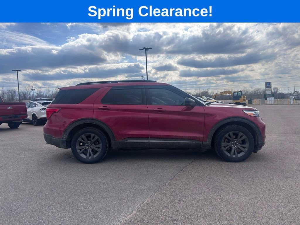 Used 2023 Ford Explorer XLT w/ Equipment Group 202A image 7