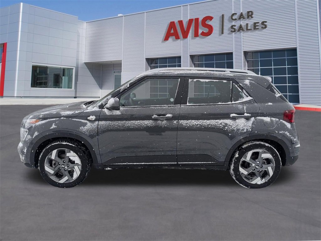 Used 2025 Hyundai Venue SEL image 2