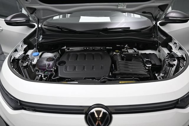 New 2026 Volkswagen Tiguan SE R-Line AWD/4WD image 15