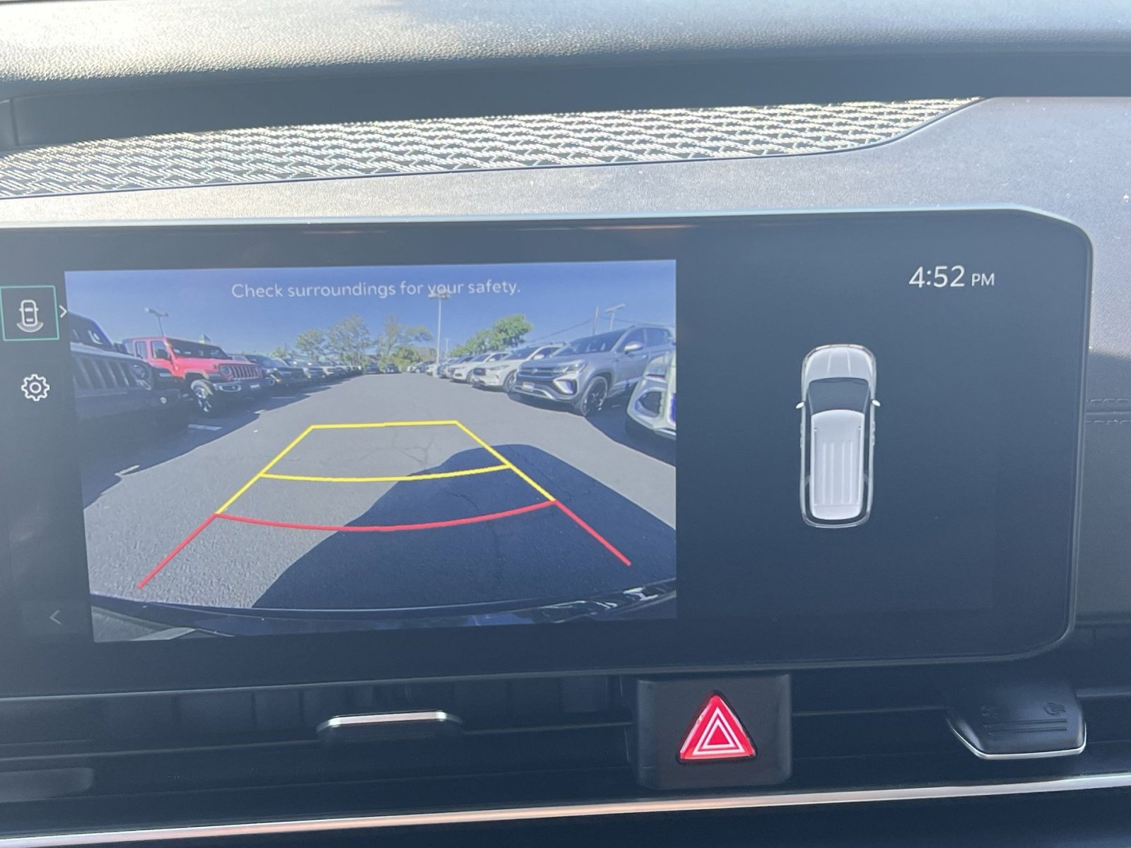 Used 2025 Kia Carnival FWD image 27