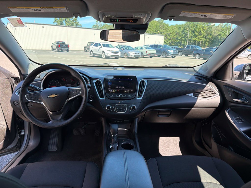 Used 2025 Chevrolet Malibu LT FWD image 12