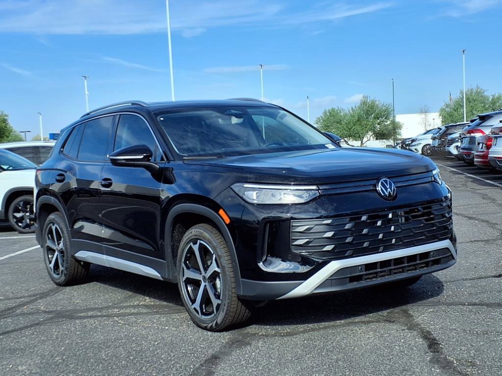 New 2025 Volkswagen Tiguan SE