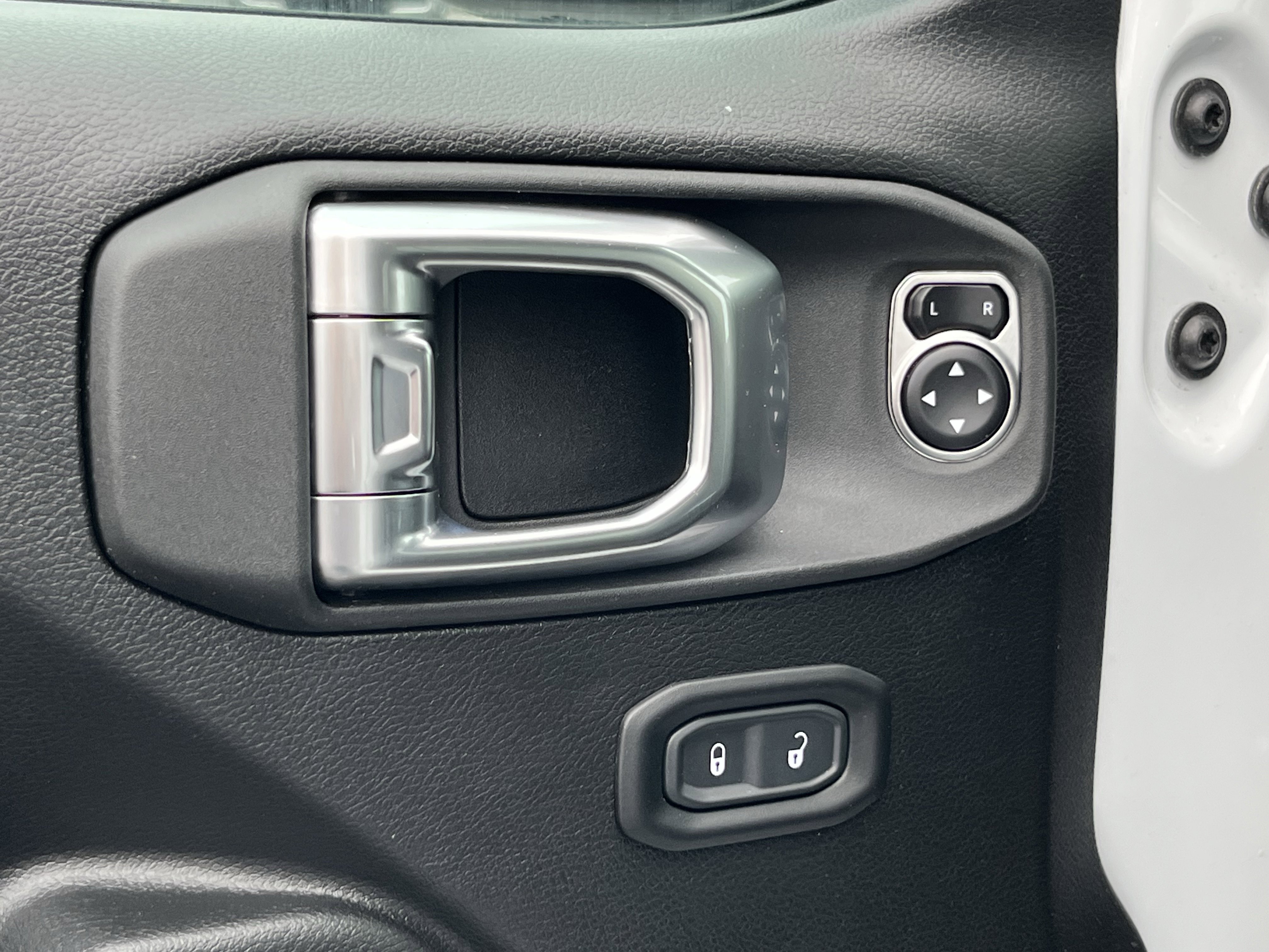 Used 2023 Jeep Wrangler Willys 4xe w/ Sun & Screen Package image 19